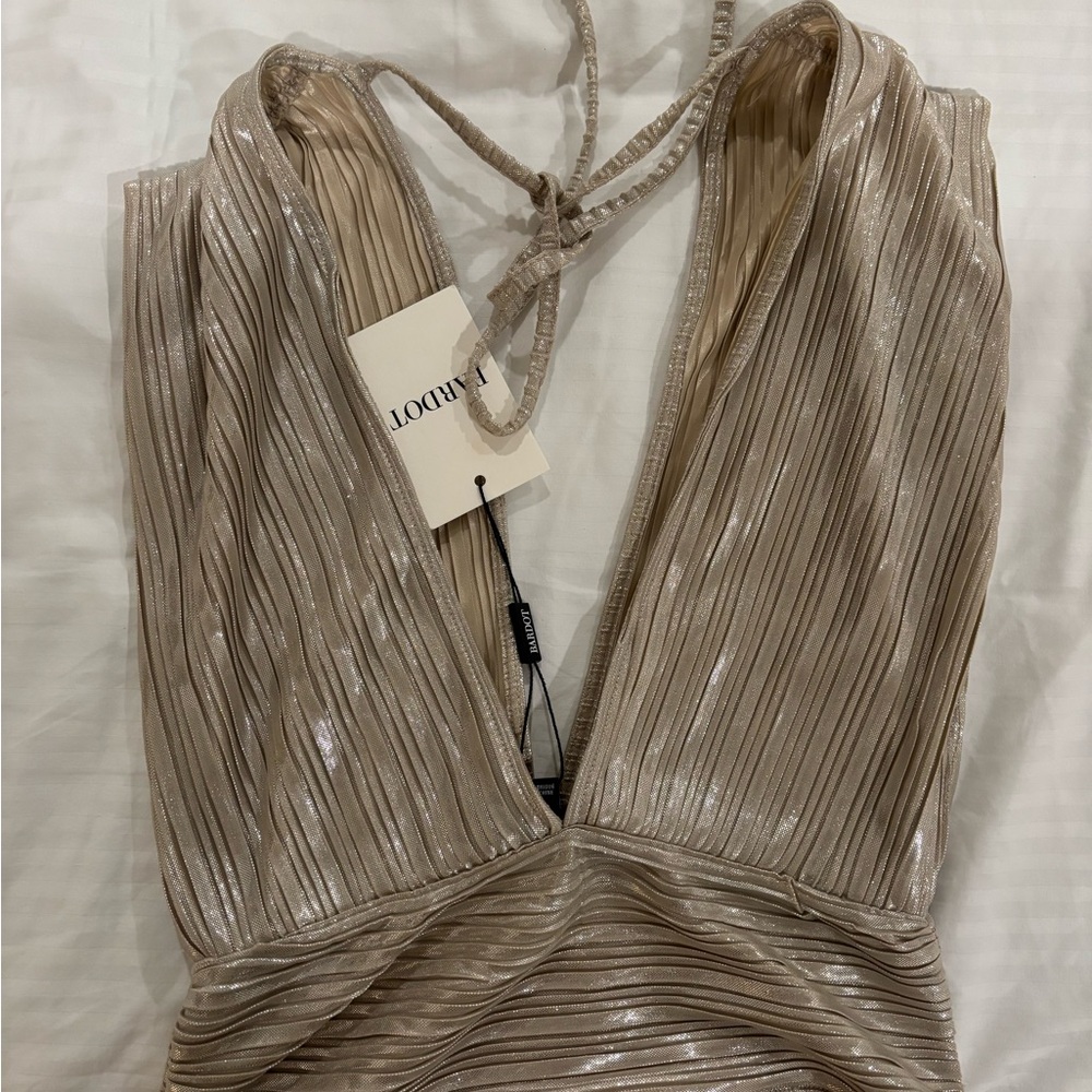 Bardot Metallic Plissé Halter tie Top size 6 Small